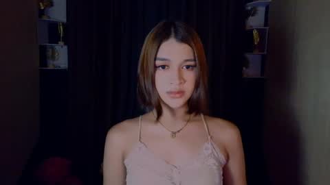 Snapshot of lux_white chatting on 7, 5, 2026 queen lux online show from 7, 5, 2026