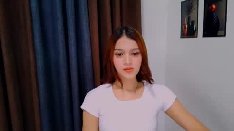 Snapshot of lux_white chatting on 19, 6, 2026 queen lux online show from 19, 6, 2026