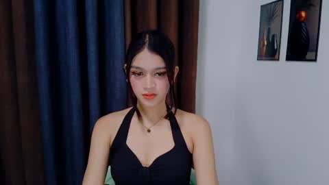 Snapshot of lux_white chatting on 16, 7, 2026 queen lux online show from 16, 7, 2026