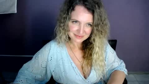Snapshot of luxdonna chatting on 24, 6, 2026 Donna online show from 24, 6, 2026