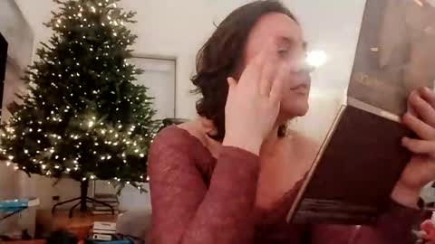 Luxey Sparkle online show from 6, 12, 2024