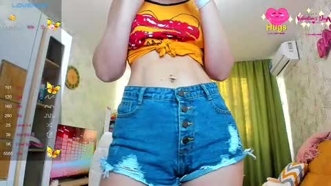 Snapshot of luxiehorny chatting on 13, 2, 2025 Lucie online show from 13, 2, 2025