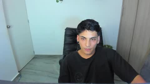 Snapshot of luxrx chatting on 6, 5, 2026 luxrx online show from 6, 5, 2026