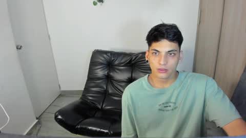 Snapshot of luxrx chatting on 10, 5, 2026 luxrx online show from 10, 5, 2026