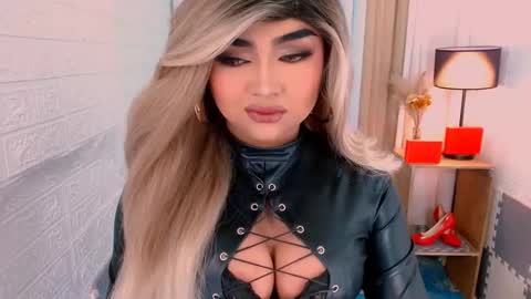 Sasha Blaire online show from 7, 11, 2025