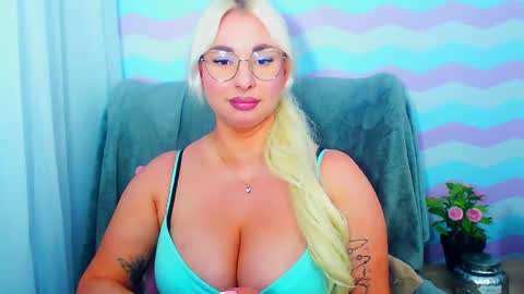 Snapshot of luxuriaaa chatting on 11, 6, 2026 Luxuriaa online show from 11, 6, 2026