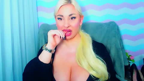 Snapshot of luxuriaaa chatting on 14, 6, 2026 Luxuriaa online show from 14, 6, 2026