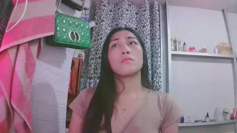 Snapshot of luxy27 chatting on 27, 10, 2025 nikke online show from 27, 10, 2025