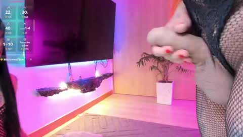 Lucy and Kristhy online show from 13, 4, 2026