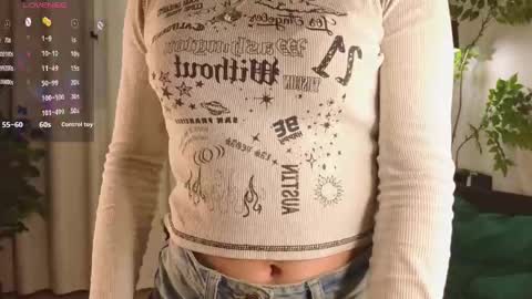 Snapshot of lydaerne chatting on 24, 5, 2026 Call me Liddy Im so new here show me how to get fun here please online show from 24, 5, 2026