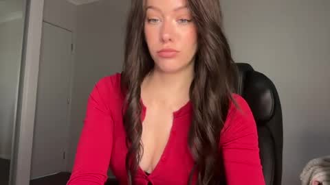 Snapshot of lydiaowen chatting on 9, 7, 2026 Lydia Owen online show from 9, 7, 2026