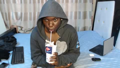 Snapshot of lyiajee chatting on 12, 9, 2025 lyiajee online show from 12, 9, 2025