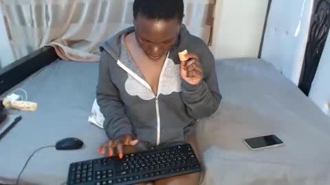 Snapshot of lyiajee chatting on 21, 10, 2025 lyiajee online show from 21, 10, 2025