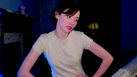 LylacDoll online show from 6, 1, 2025