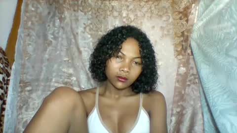 lyndah19 online show from 27, 11, 2025