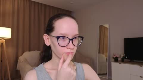 Snapshot of lynettebails chatting on 4, 5, 2026 Sara online show from 4, 5, 2026