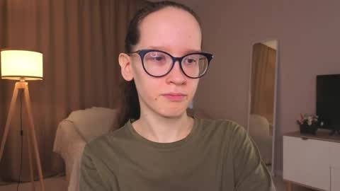 Snapshot of lynettebails chatting on 14, 5, 2026 Sara online show from 14, 5, 2026