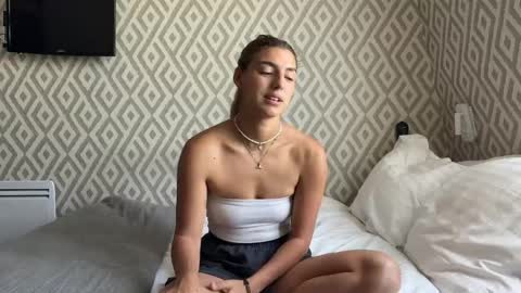  LYNN  online show from 25, 4, 2026