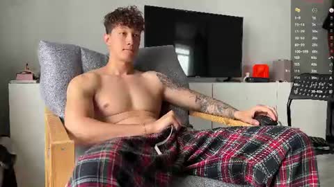 Snapshot of lyon_power_ chatting on 16, 6, 2026 Dani online show from 16, 6, 2026