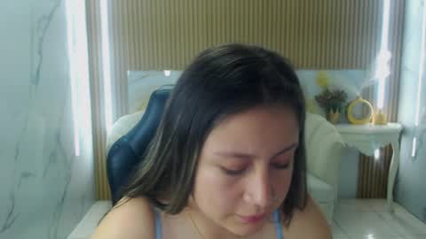 lyrafrost_s online show from 23, 5, 2026