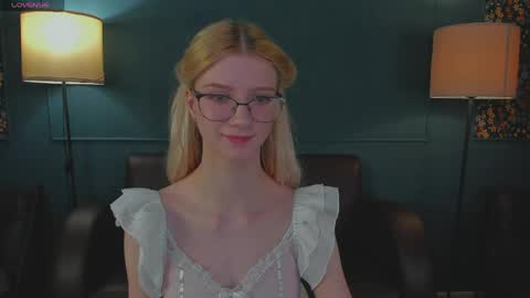 catch me on tue 10am-5pm wed 3am-10am fri 3am-5pm sat 10am-5pm sun 10am-5pm online show from 3, 4, 2026