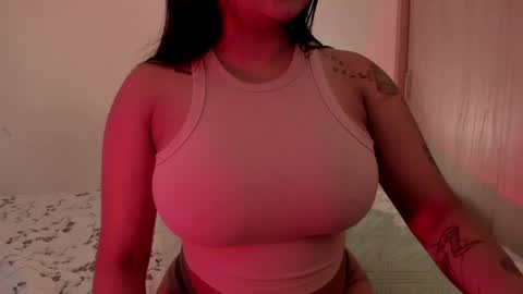 Snapshot of m1emilia chatting on 24, 4, 2026 Emilia online show from 24, 4, 2026