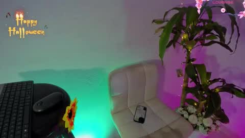 Mila online show from 9, 10, 2025