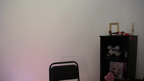 Snapshot of m_i_k_i_ chatting on 13, 2, 2026 m_i_k_i_ online show from 13, 2, 2026