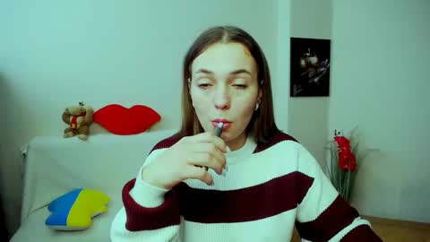 Snapshot of m_vikki chatting on 14, 11, 2025 Vikki online show from 14, 11, 2025