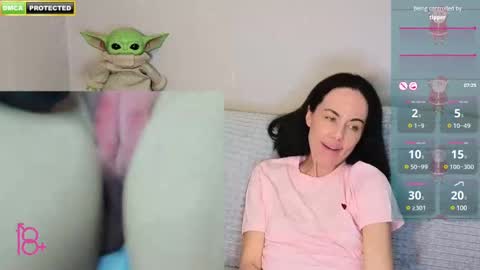 Snapshot of mabuhay_girl chatting on 1, 2, 2025 You let people into your sea and they kill your fish online show from 1, 2, 2025