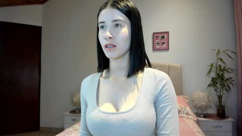 Macarena online show from 11, 10, 2025