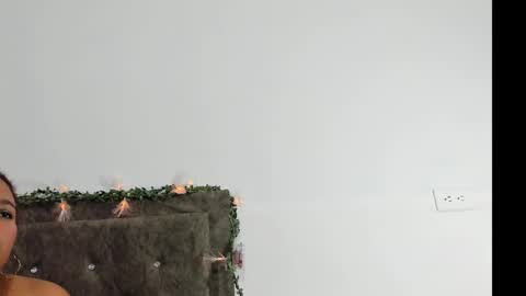 Snapshot of macarenaawills chatting on 3, 12, 2024 macarenaawills online show from 3, 12, 2024