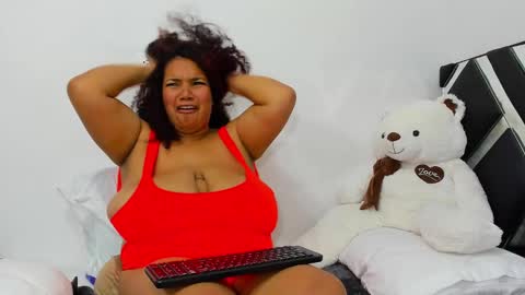 Snapshot of macarenaawills chatting on 21, 2, 2025 macarenaawills online show from 21, 2, 2025