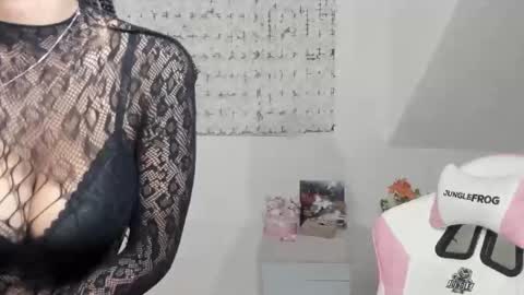 Mac Delice online show from 8, 3, 2025