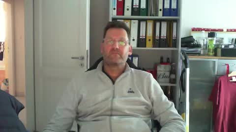 Snapshot of macfly67 chatting on 6, 1, 2025 macfly67 online show from 6, 1, 2025