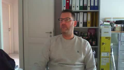 Snapshot of macfly67 chatting on 10, 11, 2025 macfly67 online show from 10, 11, 2025