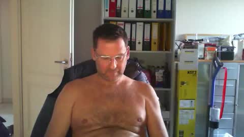 Snapshot of macfly67 chatting on 1, 4, 2026 macfly67 online show from 1, 4, 2026
