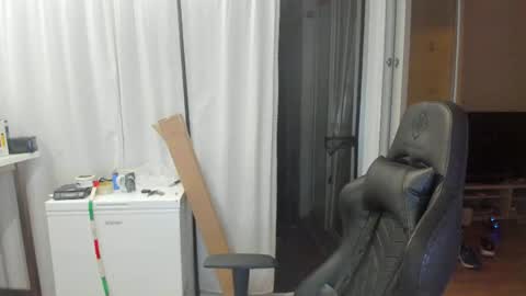 Snapshot of machinegun3dx chatting on 28, 4, 2026 Andy online show from 28, 4, 2026
