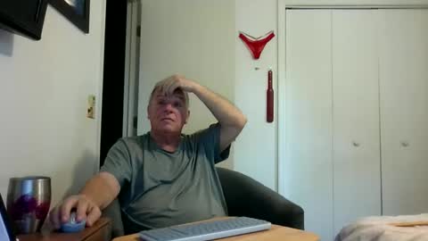 Snapshot of mackdocc001 chatting on 22, 4, 2026 mackdocc001 online show from 22, 4, 2026
