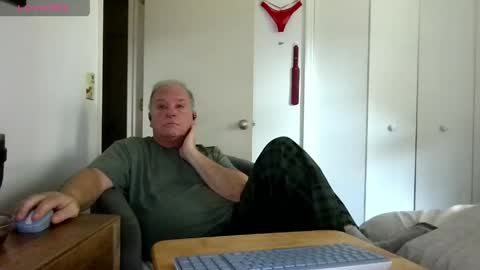 Snapshot of mackdocc001 chatting on 23, 4, 2026 mackdocc001 online show from 23, 4, 2026