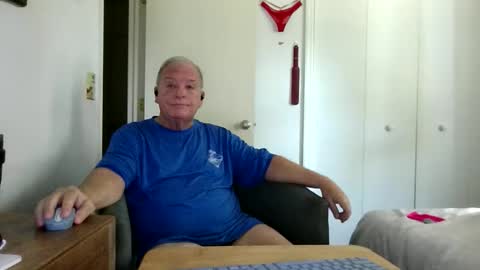 Snapshot of mackdocc001 chatting on 24, 4, 2026 mackdocc001 online show from 24, 4, 2026