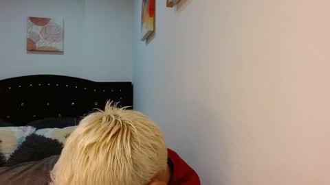 Snapshot of mackenziemoon chatting on 7, 2, 2026 Noah Askew online show from 7, 2, 2026