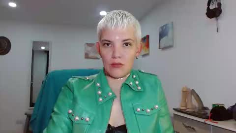 Snapshot of mackenziemoon chatting on 16, 2, 2026 Noah Askew online show from 16, 2, 2026