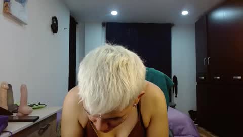 Snapshot of mackenziemoon chatting on 23, 2, 2026 Noah Askew online show from 23, 2, 2026