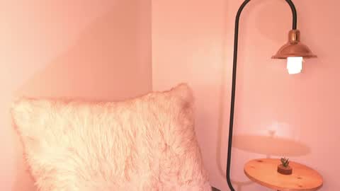 Snapshot of mackenziemoon chatting on 16, 4, 2026 Noah Askew online show from 16, 4, 2026