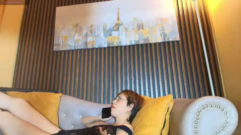 Snapshot of madame_mature1 chatting on 15, 5, 2026 Madame online show from 15, 5, 2026