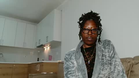 Snapshot of madamindigo chatting on 6, 2, 2026 YourMadamIndigo online show from 6, 2, 2026