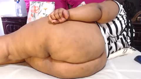 Snapshot of madamzee chatting on 7, 1, 2025 madamzee online show from 7, 1, 2025