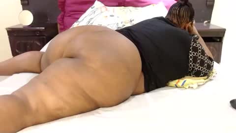 Snapshot of madamzee chatting on 4, 3, 2025 madamzee online show from 4, 3, 2025