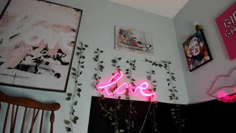 Snapshot of maddi_avalon chatting on 13, 2, 2025 Maddi Avalon online show from 13, 2, 2025